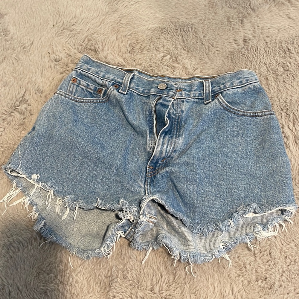 Levi's 550 Women's Loose Raw Edge Hem Light Blue Wash Denim Jean Shorts